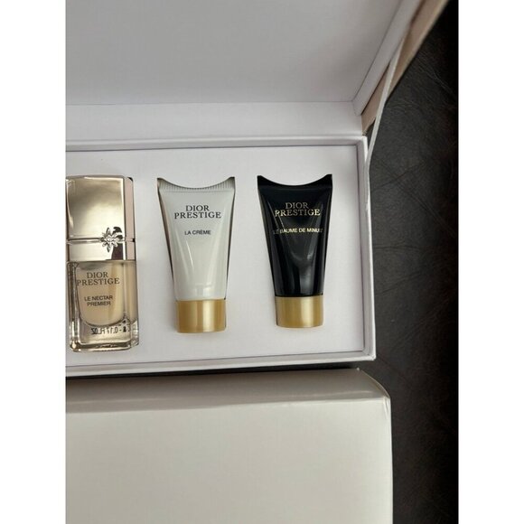 Dior skincare piano in gold Dior box - Picture 5 of 10